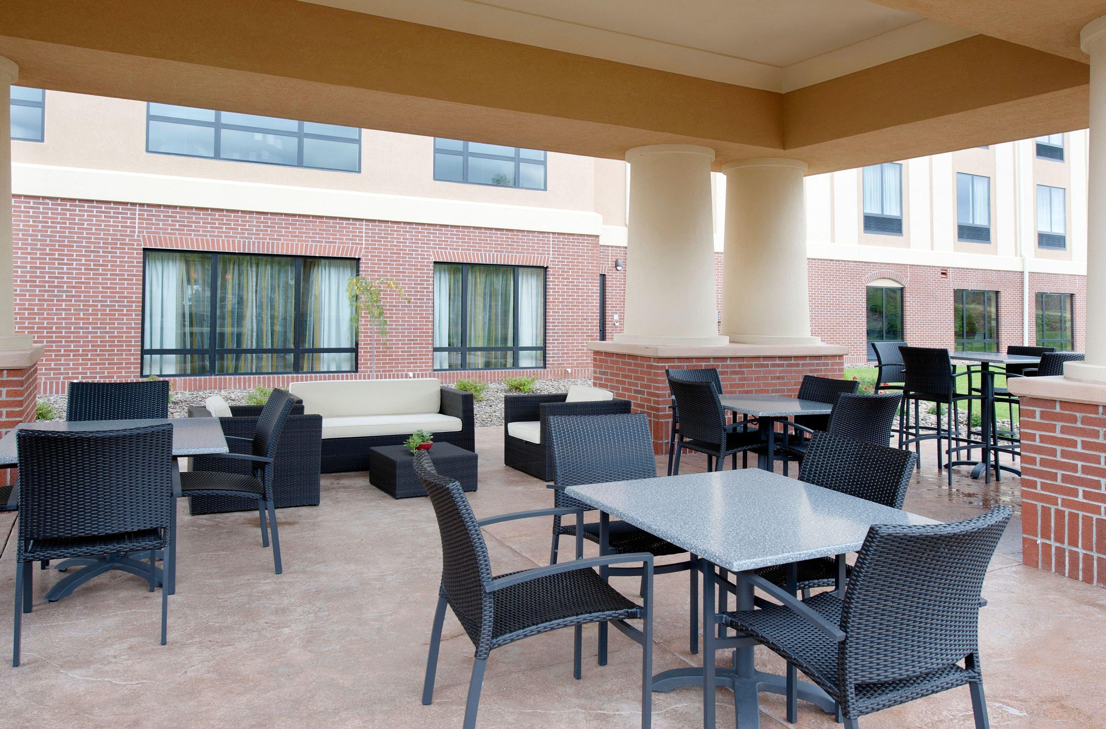 Holiday Inn Express Hotel & Suites Clearfield By Ihg Exterior foto